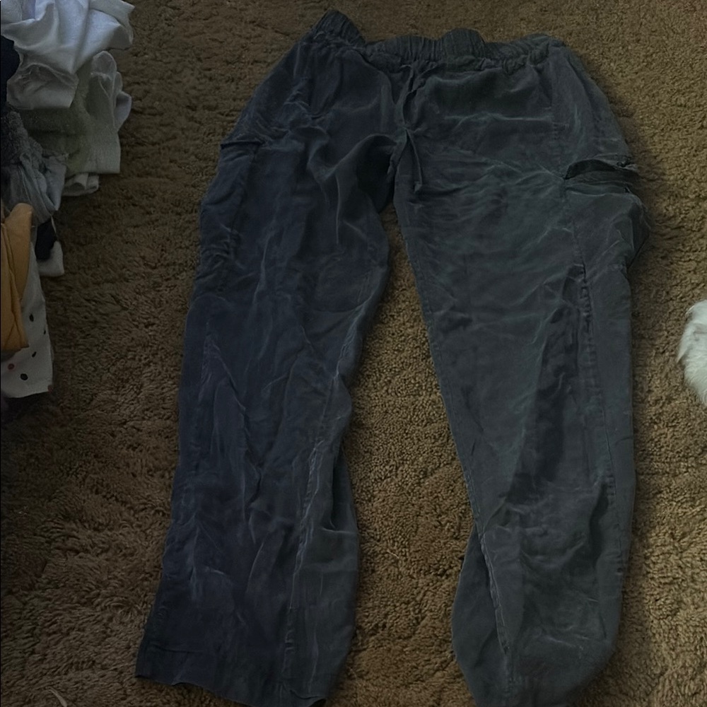 Lululemon Women’s Black cargo sweatpants